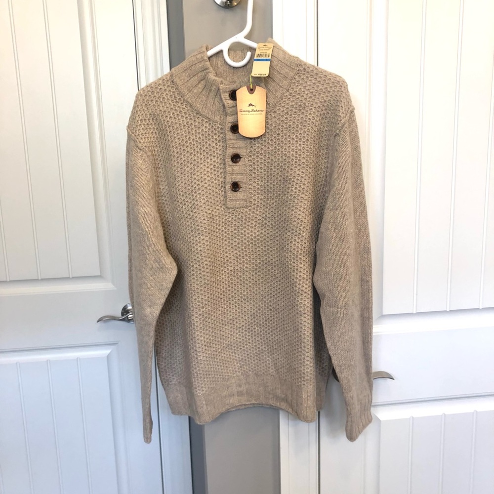 Tommy Bahama Men’s Sweater in Tan/Oatmeal. Size XL.